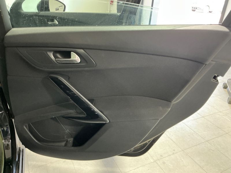 Peugeot 508 1.6 HDi Active 2012 – снимка 32