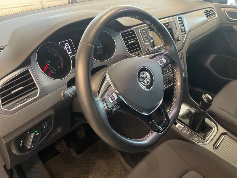 Volkswagen Golf VII Sportsvan 1.4 TSI Lounge BlueMotion Tech 2015 – снимка 28