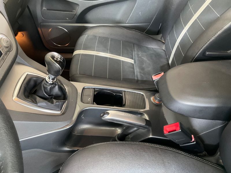 Ford Kuga 2.0 TDCi Titanium 2010 – снимка 24
