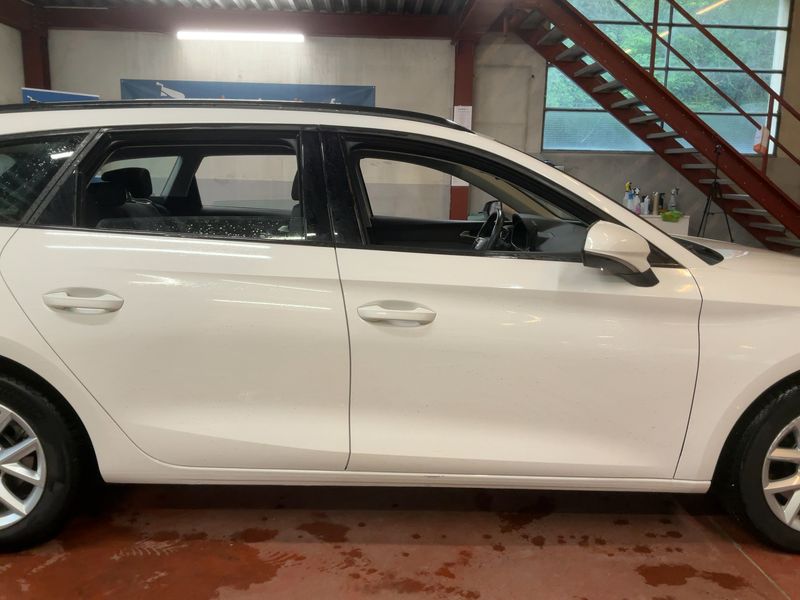 Seat Leon 2.0 TDI Style Business 2022 – снимка 10