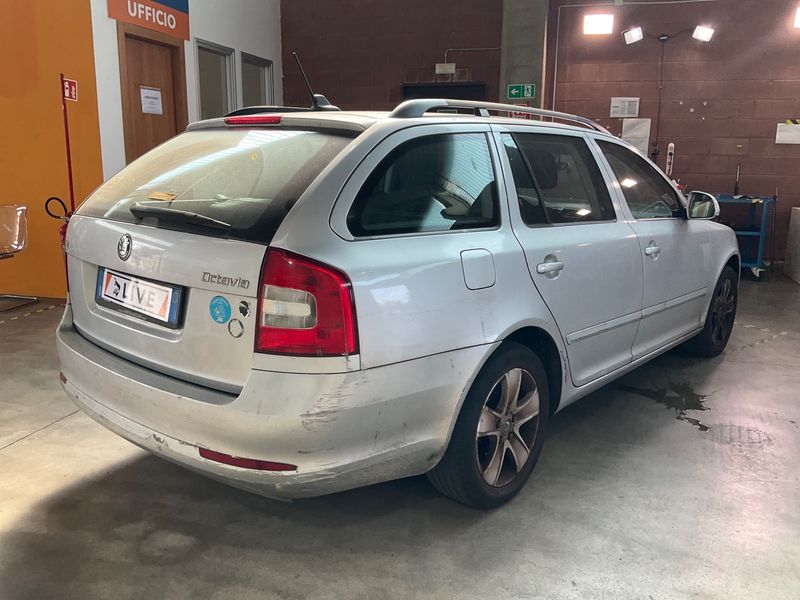 Skoda Octavia 1.6 TDI Executive 2013 – снимка 2