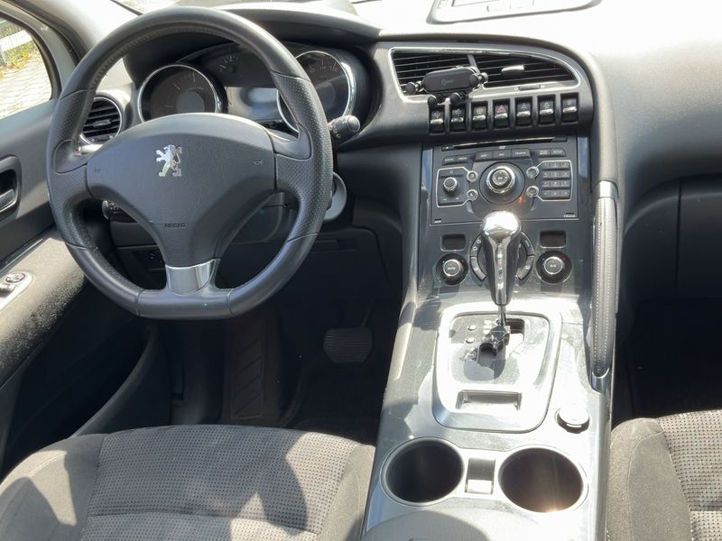 Peugeot 3008 2.0 HDi Allure 2012 – снимка 17