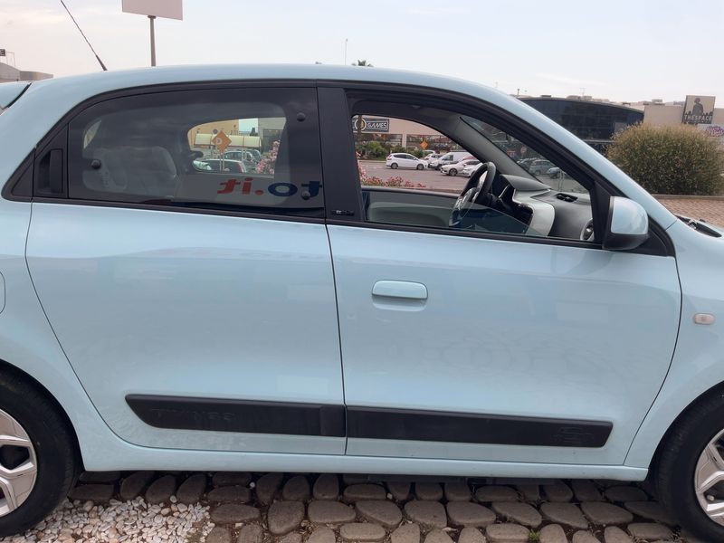 Renault Twingo electric drive 60 kW Zen Electric 2022 – снимка 10