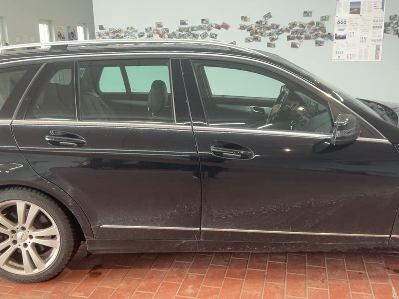 Mercedes-Benz C-Klasse C 350 CDI T 4Matic BlueEfficiency Avantgarde 2010 – снимка 10