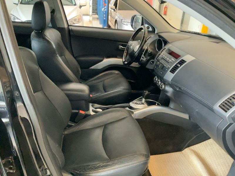 Mitsubishi Outlander 2.0 MIVEC Invite 2WD 2012 – снимка 16