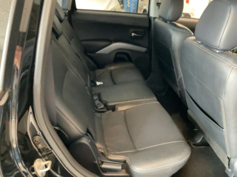 Mitsubishi Outlander 2.0 MIVEC Invite 2WD 2012 – снимка 19