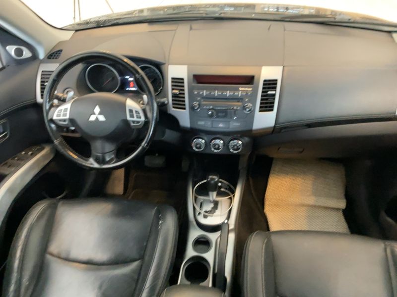 Mitsubishi Outlander 2.0 MIVEC Invite 2WD 2012 – снимка 17