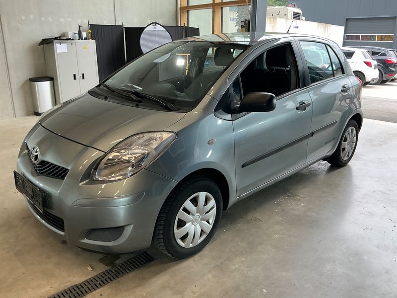 Toyota Yaris 1.0 VVT-i Young 2010 – снимка 1