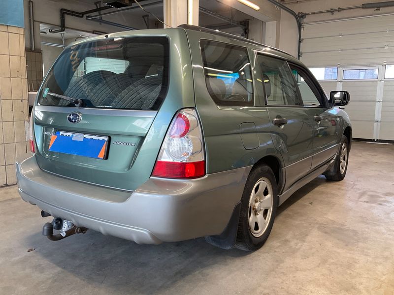 Subaru Forester 2.0 X Comfort 2006 – снимка 2