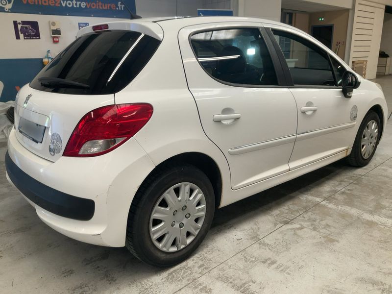 Peugeot 207 1.6 HDi Série 64 2010 – снимка 8