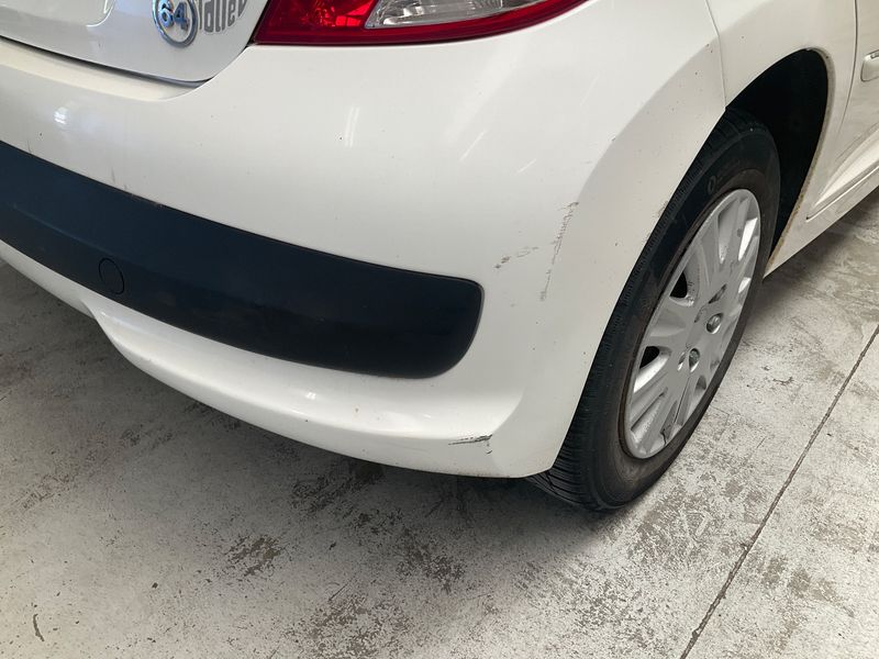 Peugeot 207 1.6 HDi Série 64 2010 – снимка 43