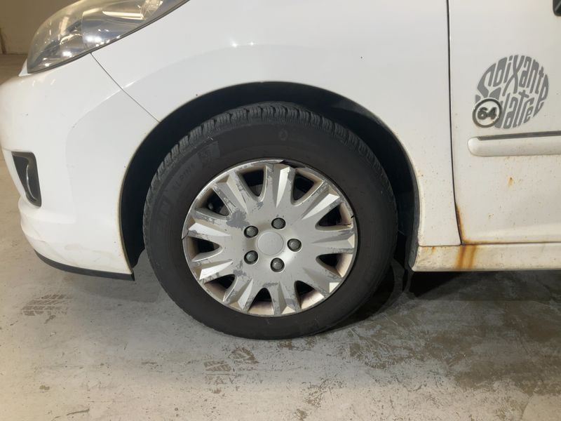 Peugeot 207 1.6 HDi Série 64 2010 – снимка 3