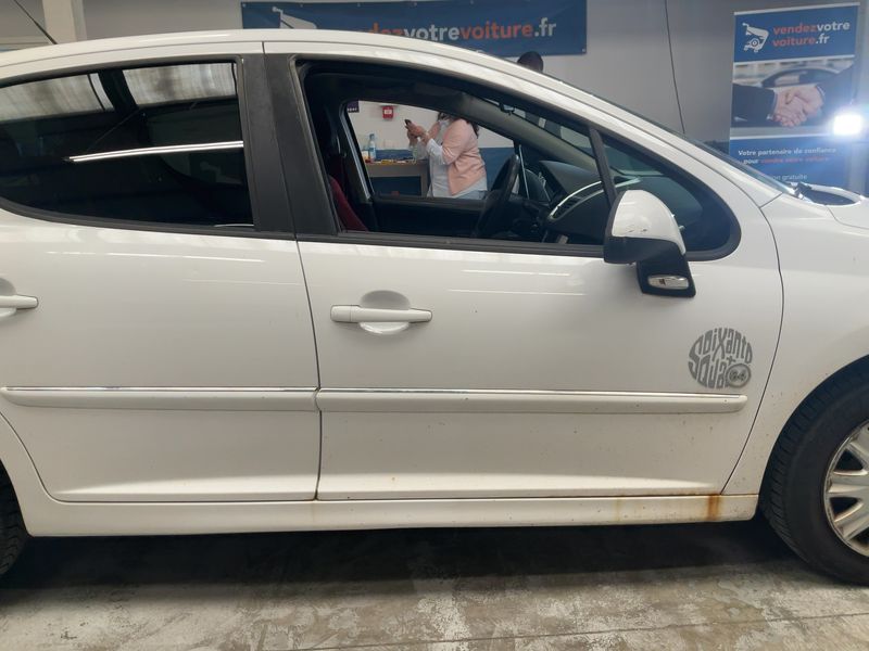 Peugeot 207 1.6 HDi Série 64 2010 – снимка 10