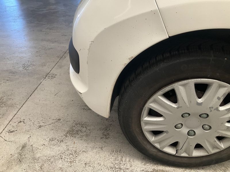 Peugeot 207 1.6 HDi Série 64 2010 – снимка 45