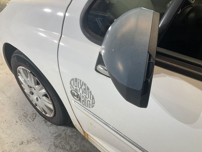 Peugeot 207 1.6 HDi Série 64 2010 – снимка 34