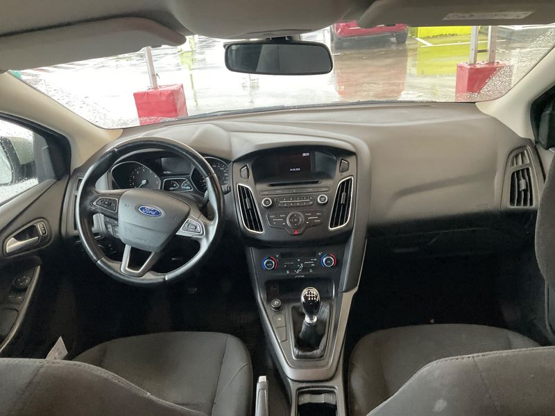 Ford Focus 1.0 EcoBoost Business 2016 – снимка 17