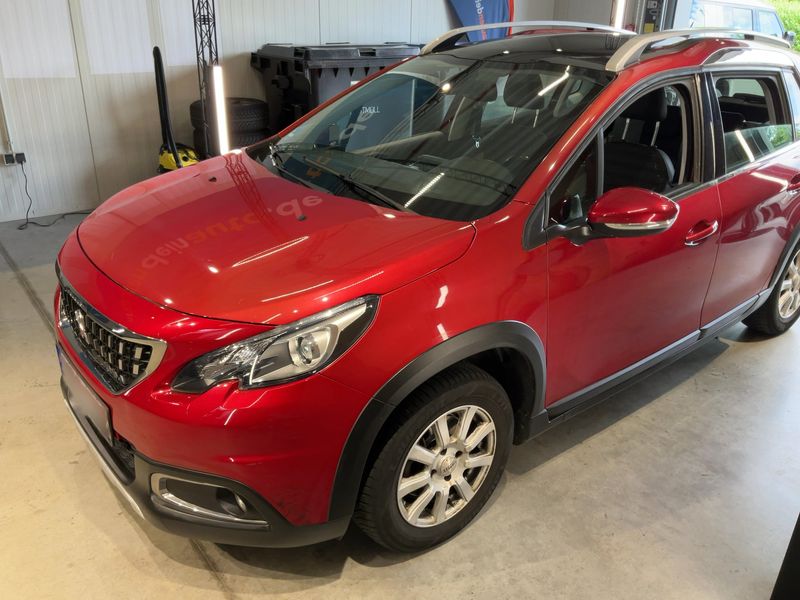 Peugeot 2008 1.2 PureTech Allure 2018 – снимка 2