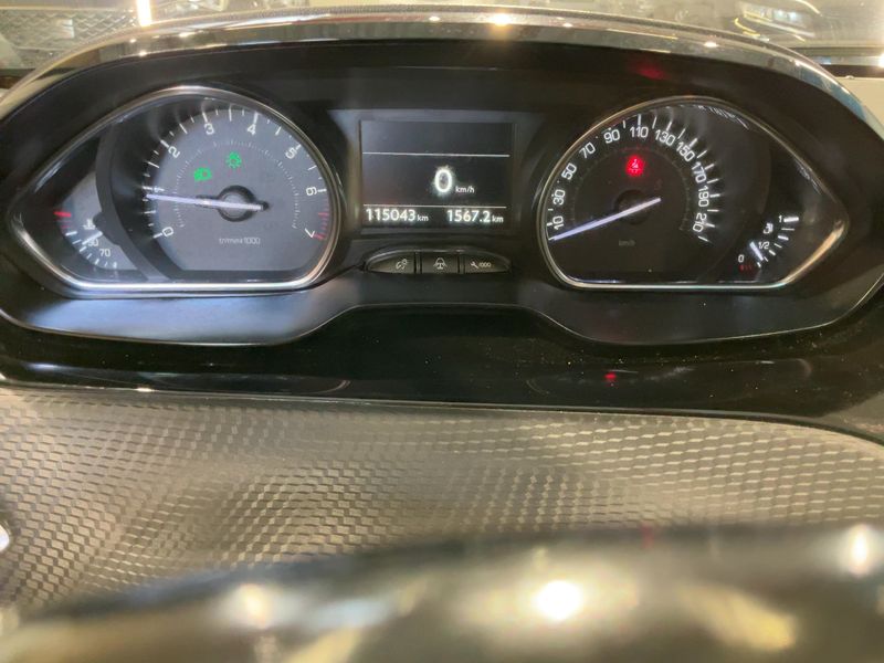 Peugeot 2008 1.2 PureTech Allure 2018 – снимка 19