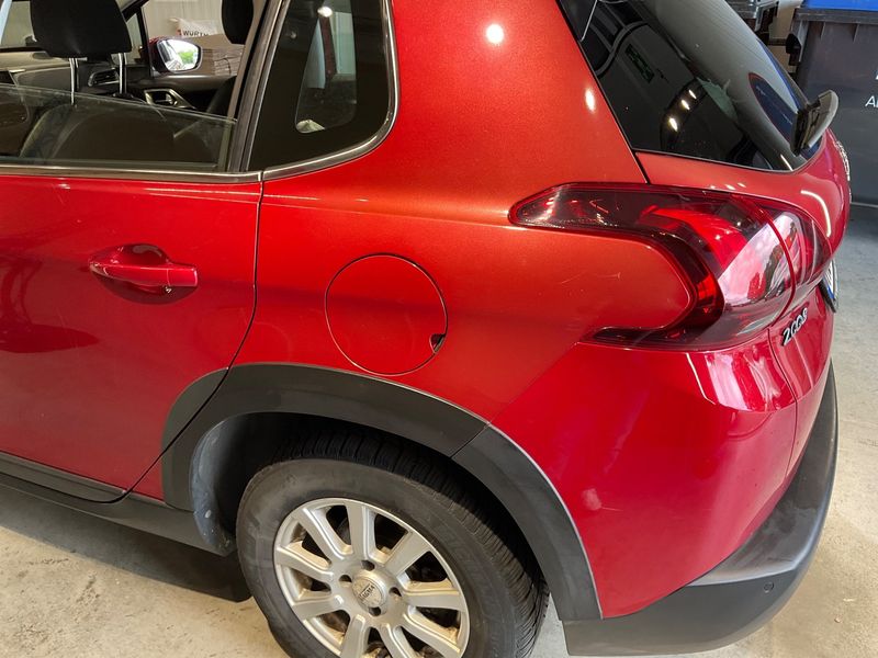 Peugeot 2008 1.2 PureTech Allure 2018 – снимка 31