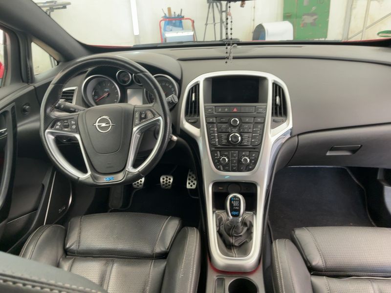 Opel Astra GTC 2.0 Turbo OPC 2015 – снимка 18
