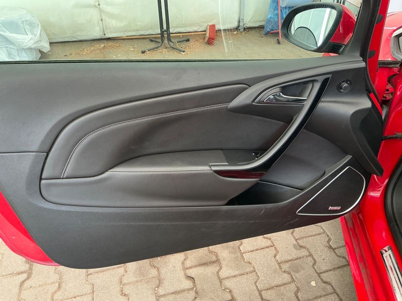 Opel Astra GTC 2.0 Turbo OPC 2015 – снимка 27