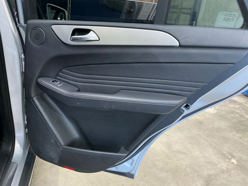 Mercedes-Benz M-Klasse ML 350 CDI BlueTEC 2015 – снимка 37