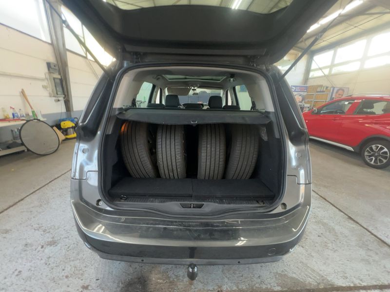 Citroen C4 Grand Picasso 1.6 Blue-HDi Seduction 2015 – снимка 16