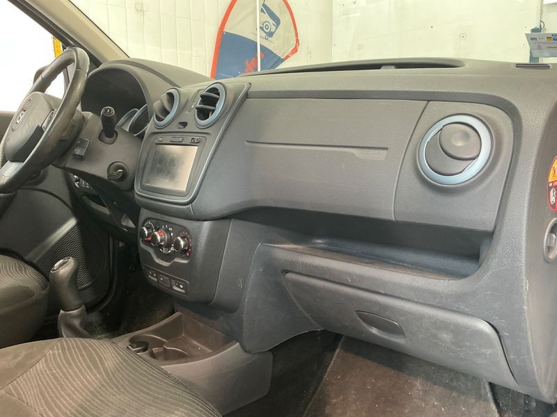 Dacia Dokker 1.2 TCe Stepway 2017 – снимка 25