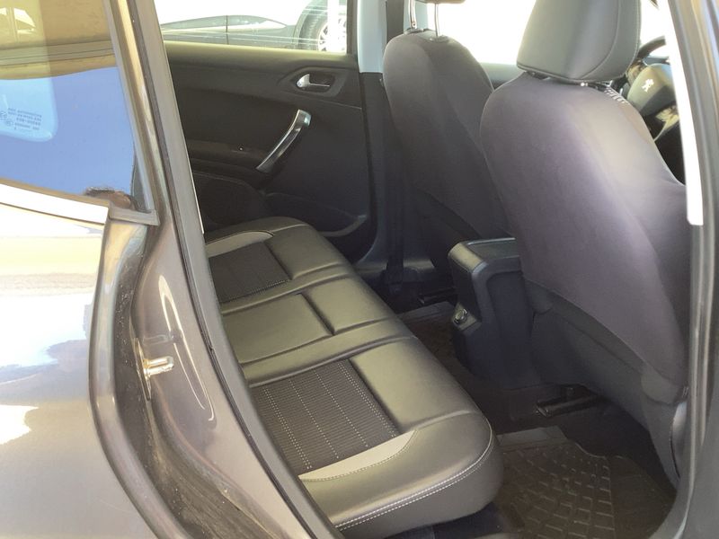 Peugeot 2008 1.6 Blue-HDi Allure 2015 – снимка 19