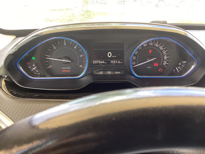 Peugeot 2008 1.6 Blue-HDi Allure 2015 – снимка 18