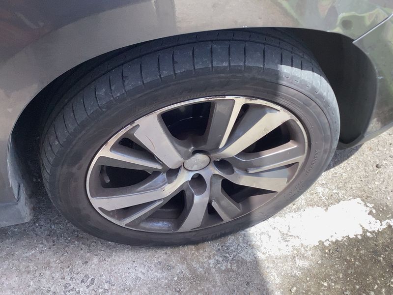 Peugeot 2008 1.6 Blue-HDi Allure 2015 – снимка 11