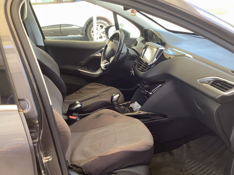 Peugeot 2008 1.6 Blue-HDi Allure 2015 – снимка 16