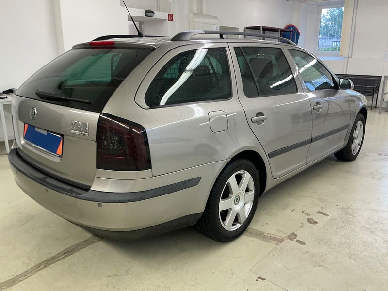 Skoda Octavia 2.0 FSI Elegance 2006 – снимка 2