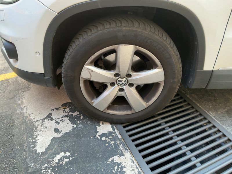 Volkswagen Tiguan 2.0 TDI Excellence 4Motion BlueMotion Tech 2012 – снимка 3
