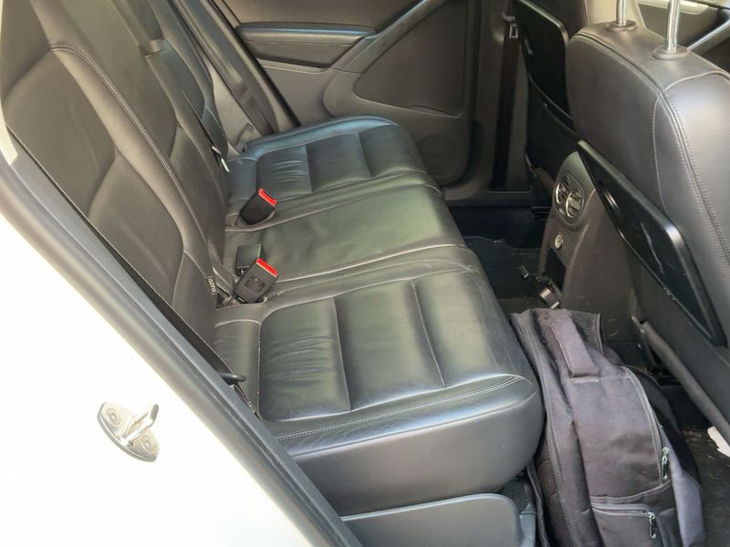Volkswagen Tiguan 2.0 TDI Excellence 4Motion BlueMotion Tech 2012 – снимка 19