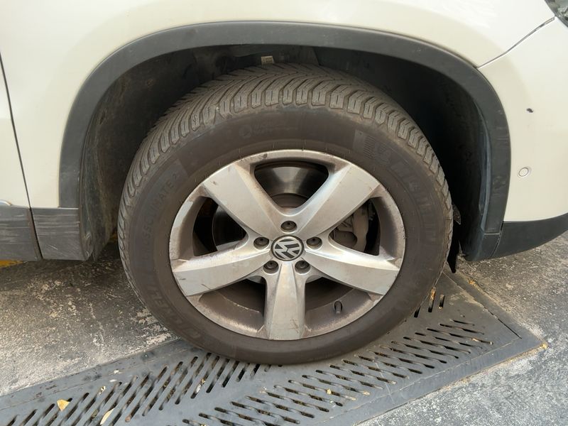 Volkswagen Tiguan 2.0 TDI Excellence 4Motion BlueMotion Tech 2012 – снимка 11