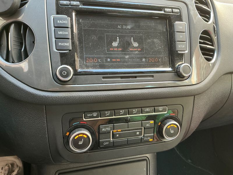 Volkswagen Tiguan 2.0 TDI Excellence 4Motion BlueMotion Tech 2012 – снимка 25