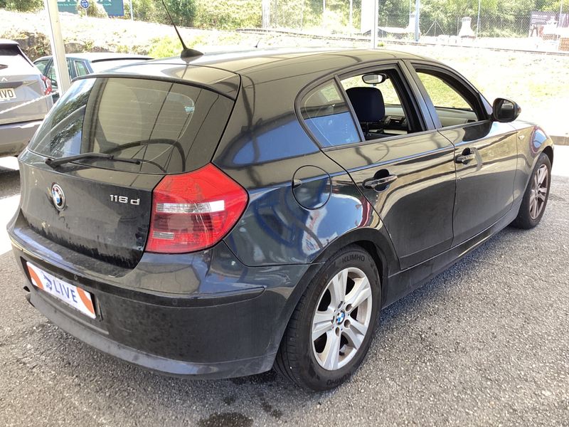 BMW 1er 118d 2010 – снимка 2