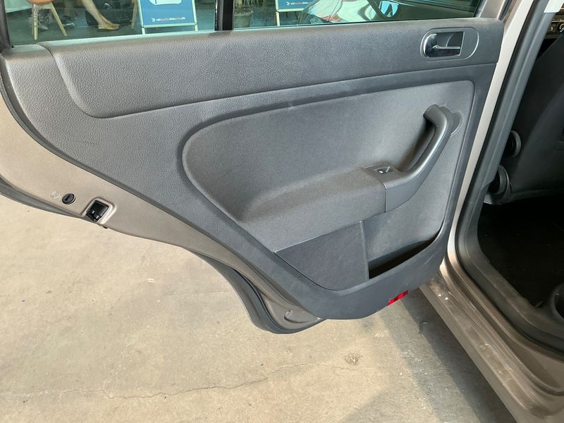 Volkswagen Golf VI Plus 1.2 TSI Match 2012 – снимка 23