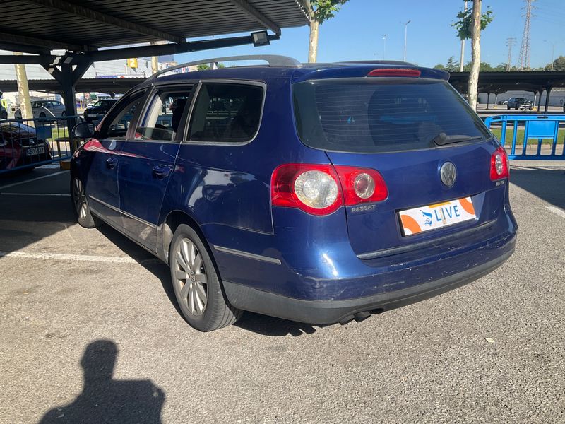 Volkswagen Passat 2.0 TDI Advance 2007 – снимка 2