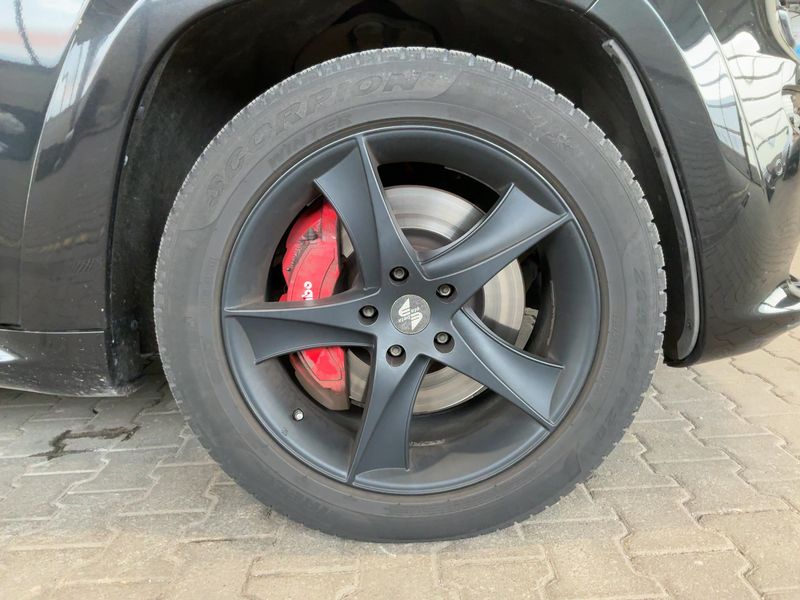 Jeep Grand Cherokee 6.4 V8 HEMI SRT 2013 – снимка 11