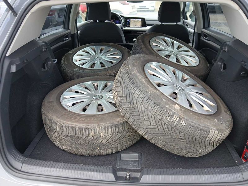 Volkswagen Golf VIII 2.0 TDI Life 2020 – снимка 9