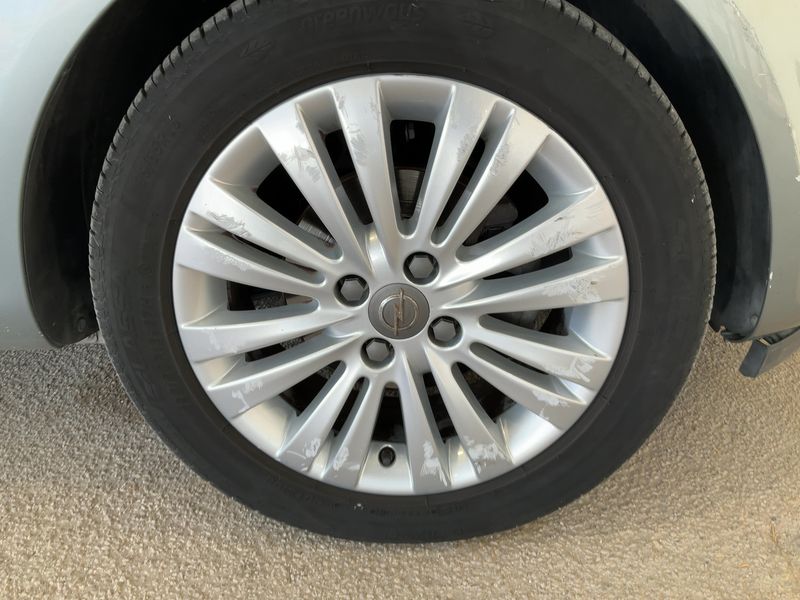 Opel Corsa 1.2 Basis 2011 – снимка 11