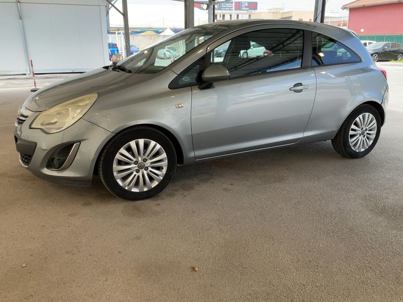 Opel Corsa 1.2 Basis 2011 – снимка 2