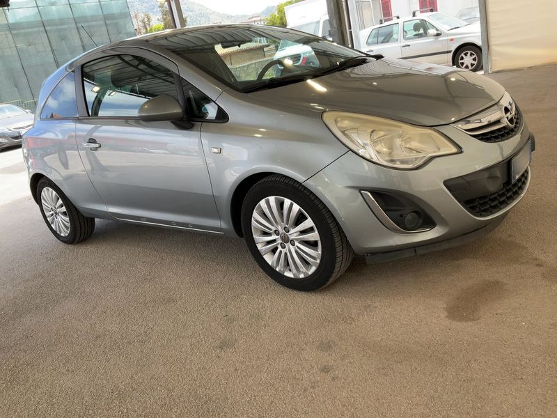 Opel Corsa 1.2 Basis 2011 – снимка 12