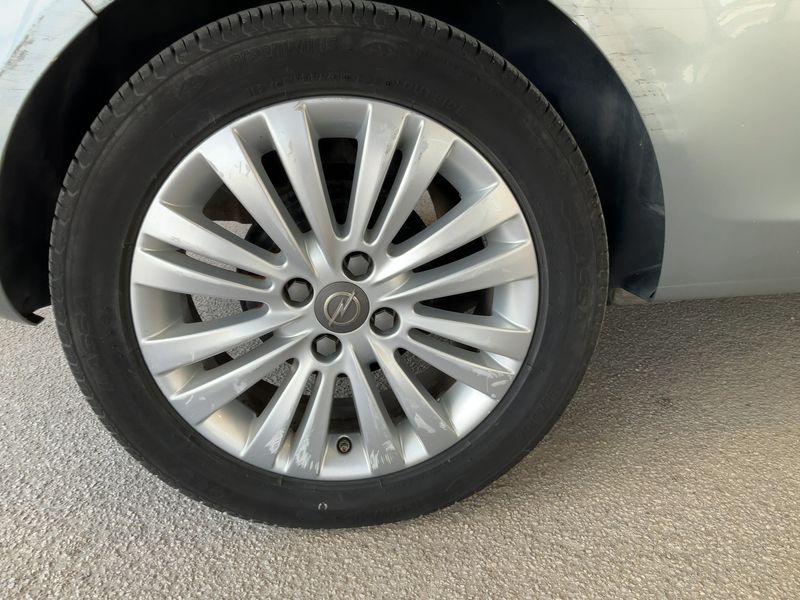 Opel Corsa 1.2 Basis 2011 – снимка 9