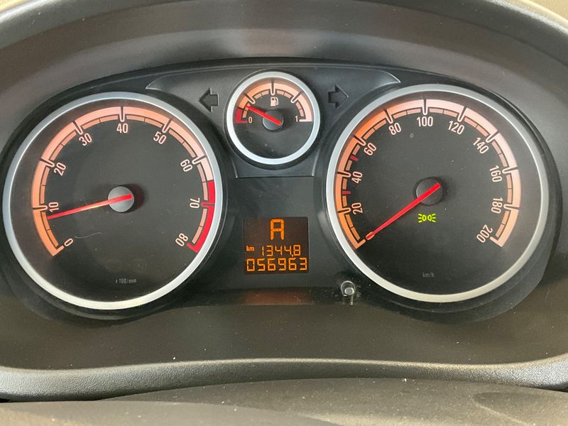 Opel Corsa 1.2 Basis 2011 – снимка 18