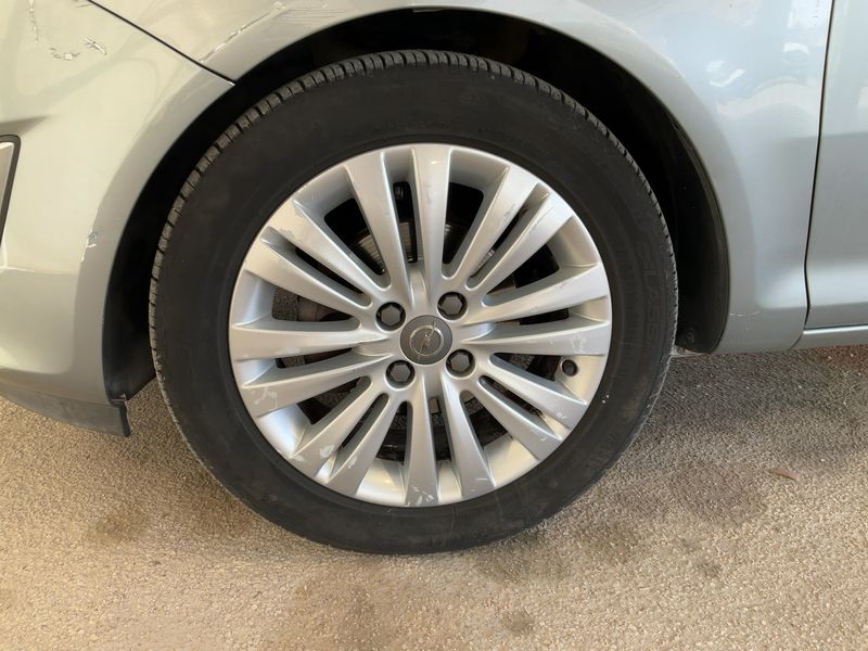 Opel Corsa 1.2 Basis 2011 – снимка 3