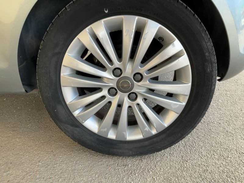 Opel Corsa 1.2 Basis 2011 – снимка 5