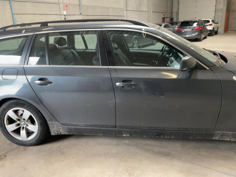 BMW 5er 520d 2009 – снимка на щета